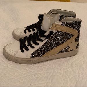 ShuShop Pia zip up glitter sneaker size 8